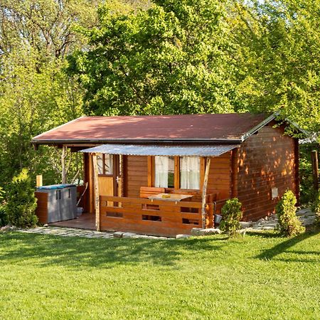 Cozy Wood Hut On The Farm Villa Třebívlice Kültér fotó